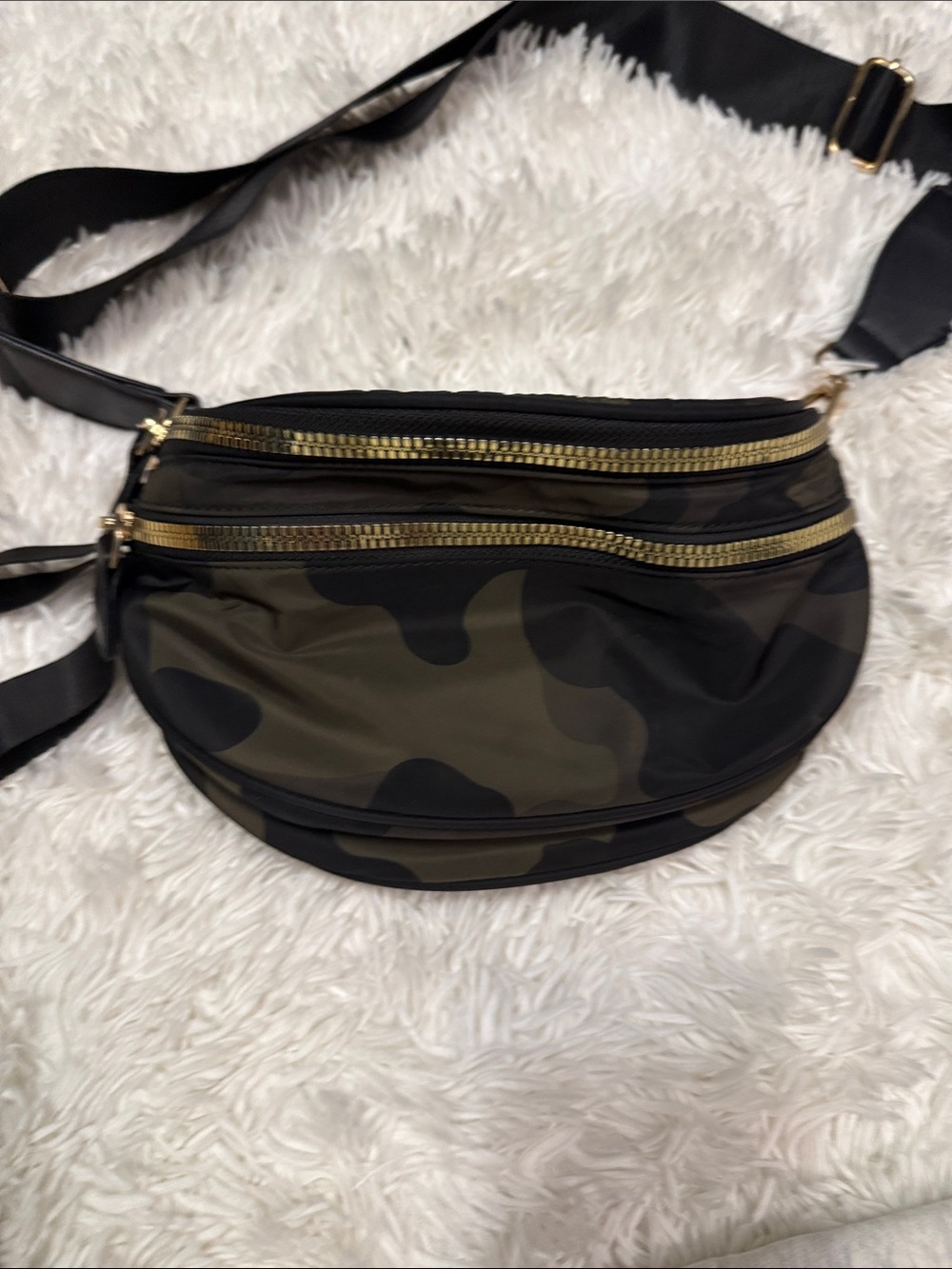 Camouflage Crossbody Belt Bag - Black & Olive